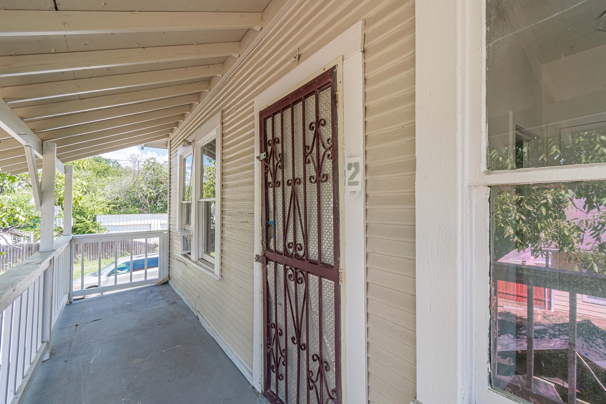 2407 South New Braunfels Avenue