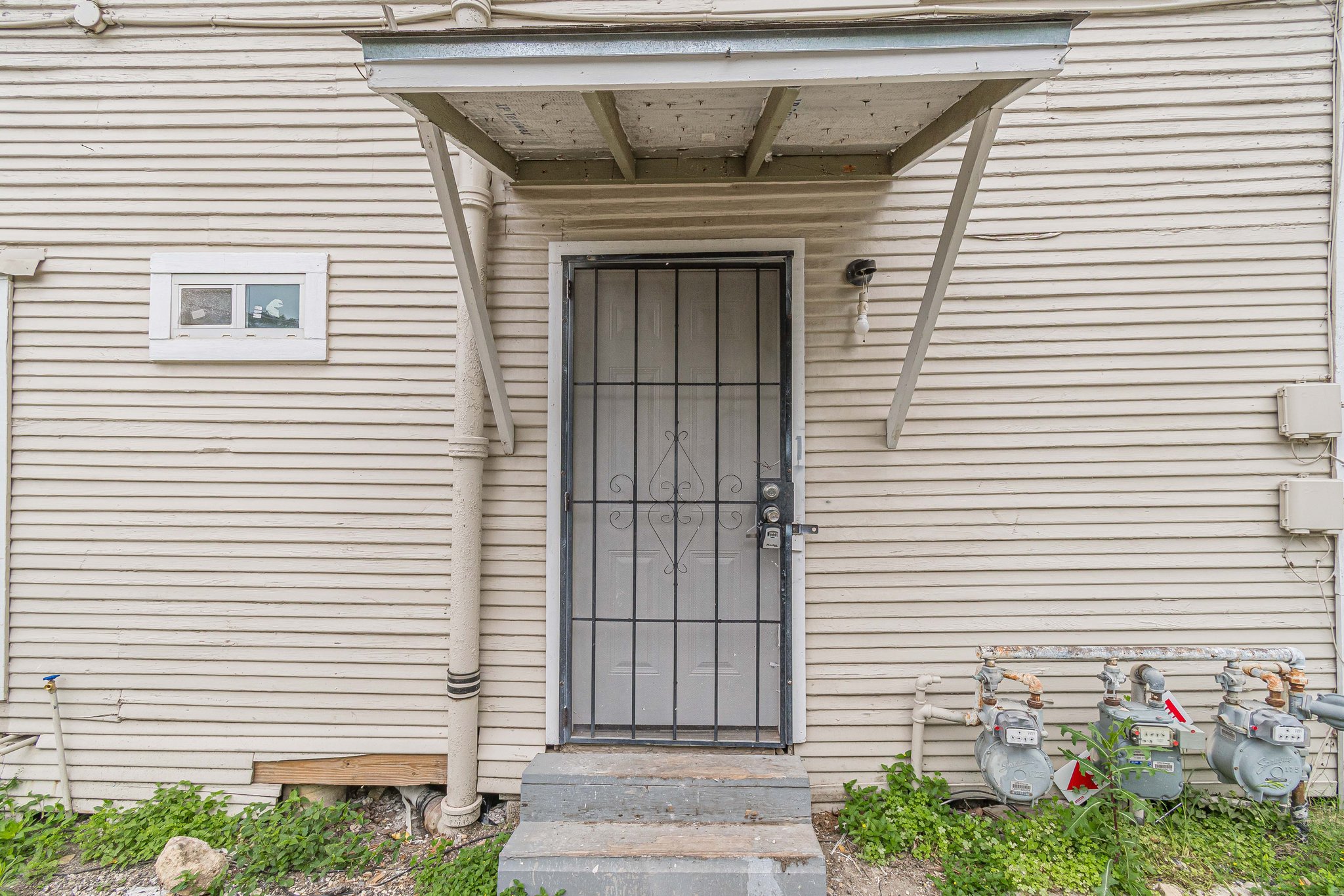 2407 South New Braunfels Avenue